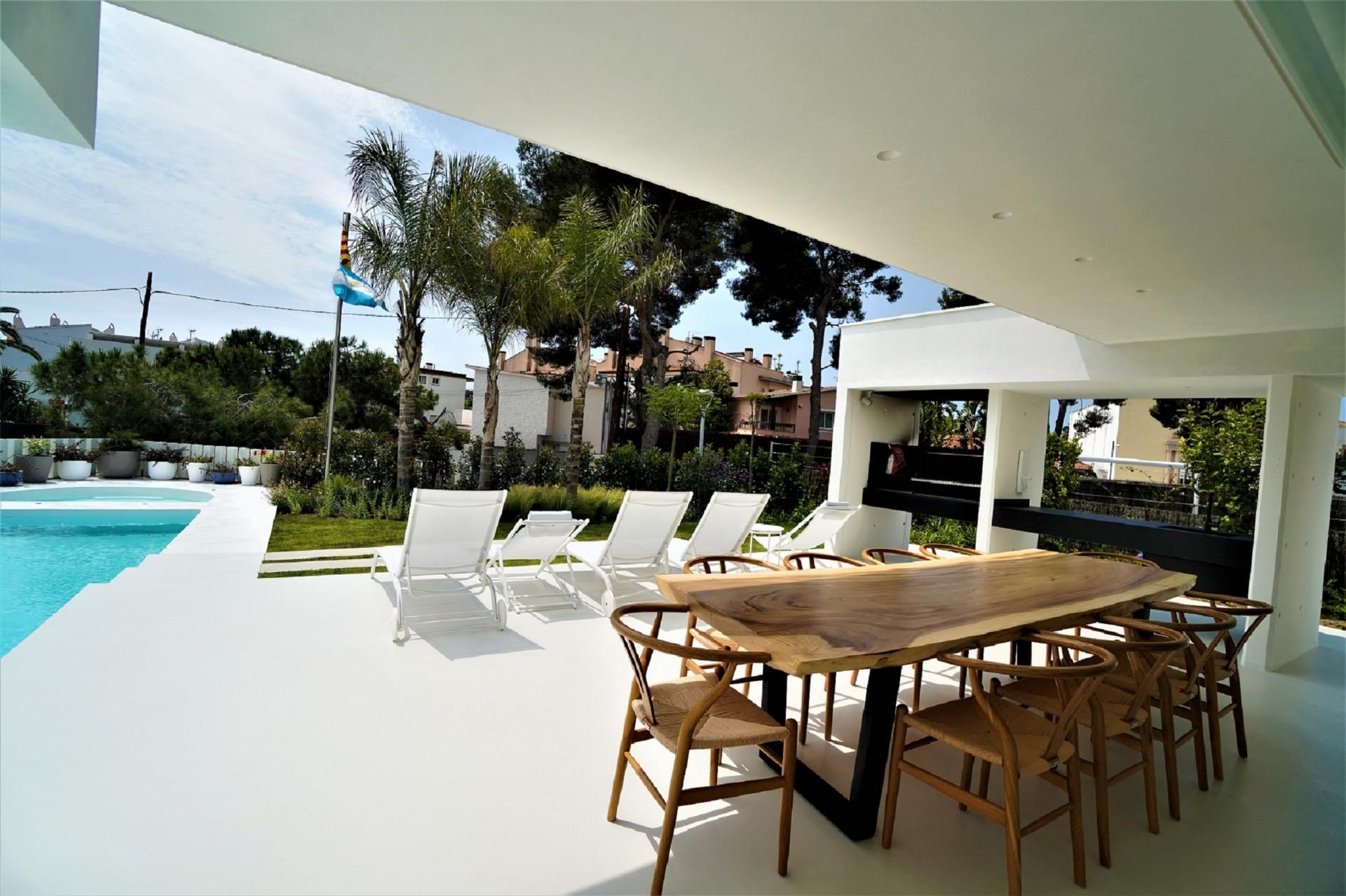 Terrace of House or chalet for sale in Sitges  with Air Conditioner, Heating and Private garden