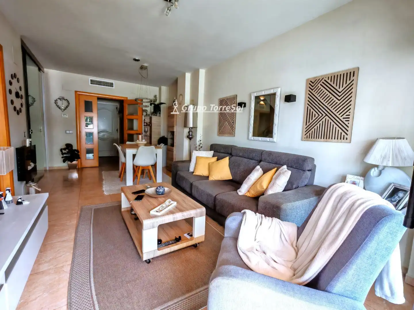 Sala d'estar de Casa adosada en venda en El Vendrell amb Aire condicionat, Calefacció i Jardí privat