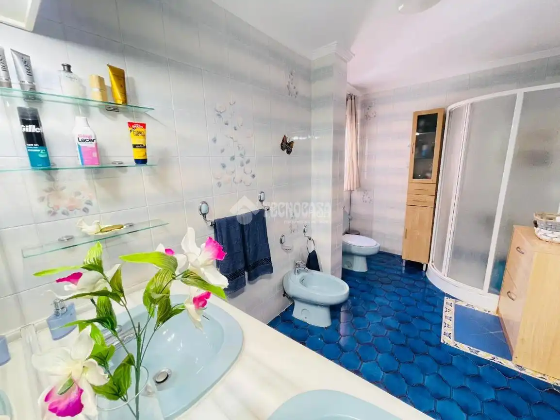 Baño de Piso en venta en Fuengirola con Terraza