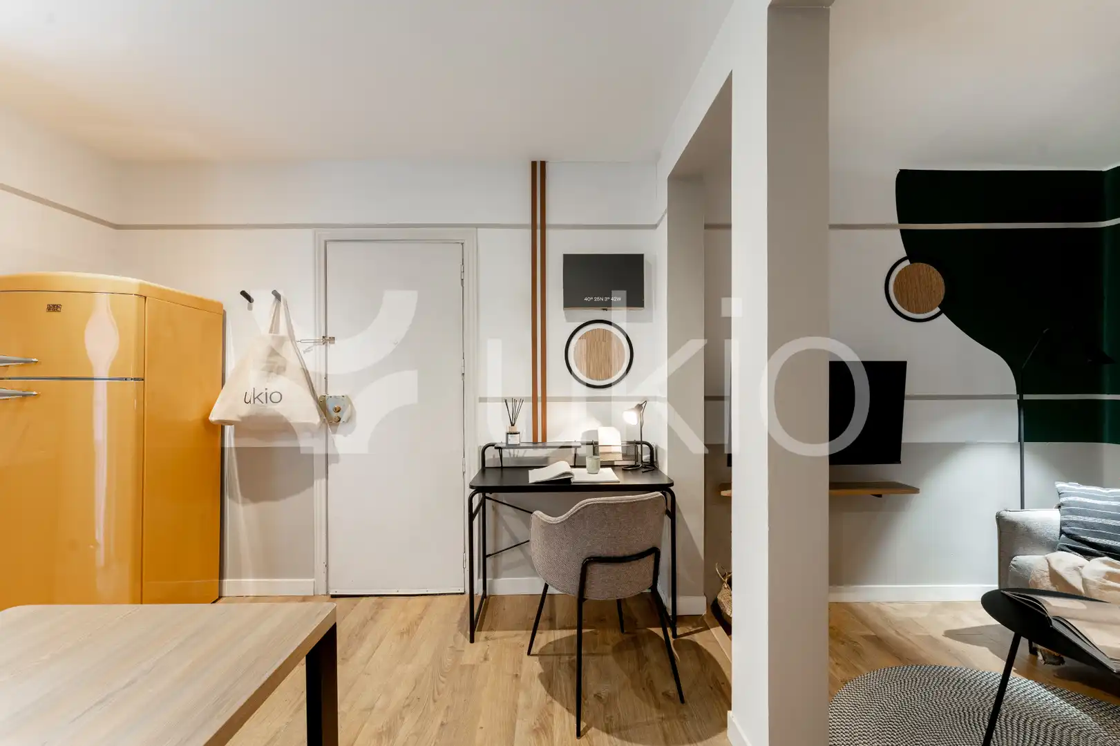 Dormitori de Apartament de lloguer en Madrid amb Aire condicionat, Calefacció i Moblat
