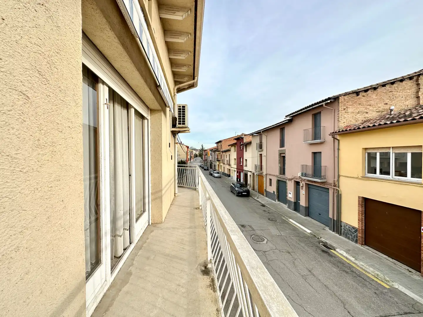 Vista exterior de Casa adosada en venta en Manlleu con Calefacción, Jardín privado y Trastero