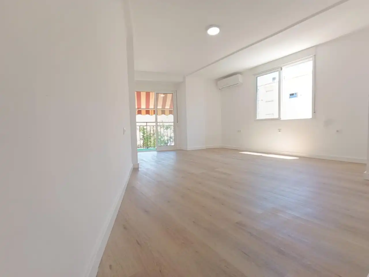 Flat for sale in Ibi  with Air Conditioner and Balcony