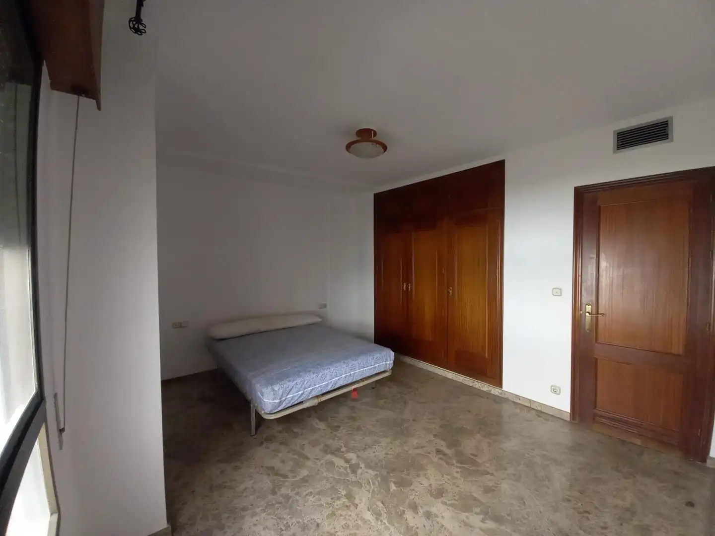 Bedroom of Flat for sale in Córdoba  with Air Conditioner and Storage room
