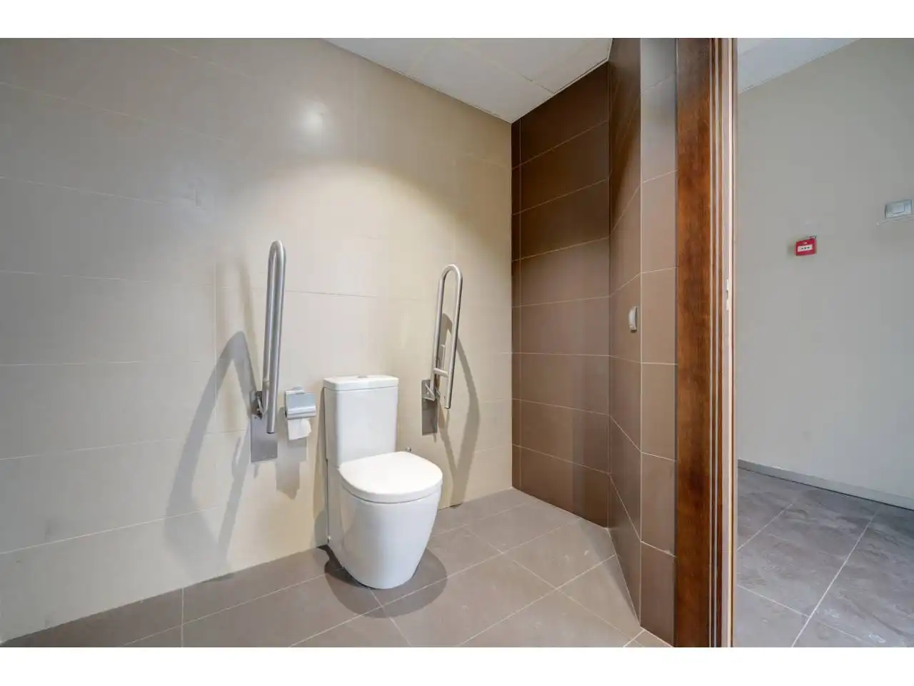 Bathroom of Office for rent in Valencia  with Heating