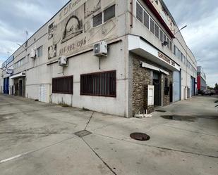 Vista exterior de Nau industrial en venda en Parla amb Calefacció