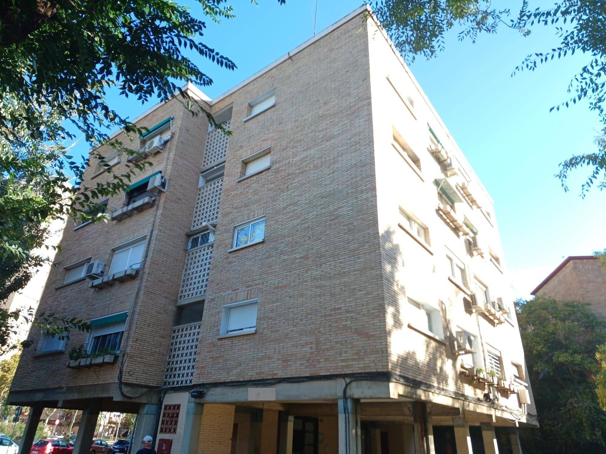 Exterior view of Flat for sale in L'Hospitalet de Llobregat