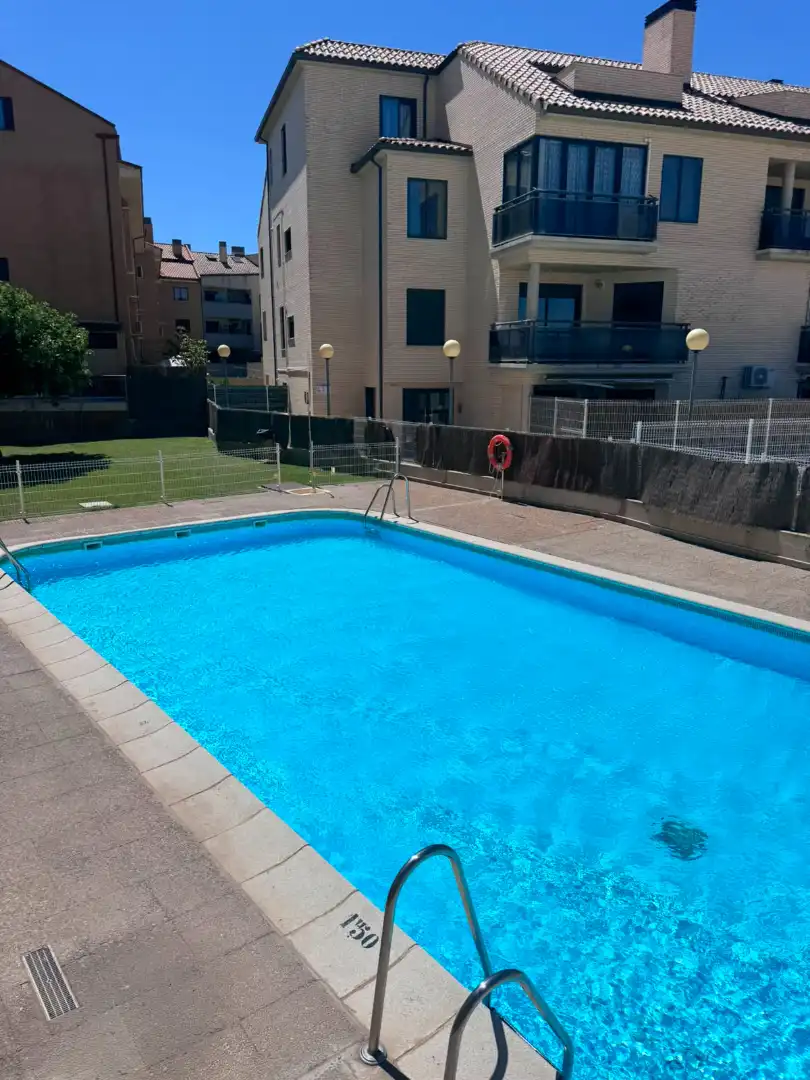 Schwimmbecken von Maisonette zum Verkauf in La Muela mit Klimaanlage, Heizung und Privatgarten