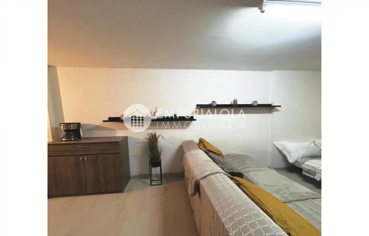 Habitación de Estudio en venta en Empuriabrava con Aire acondicionado y Amueblado
