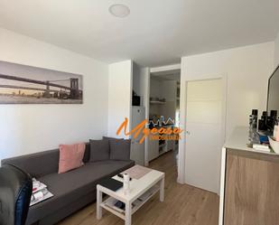 Sala d'estar de Apartament de lloguer en Villaviciosa de Odón amb Calefacció, Terrassa i Moblat