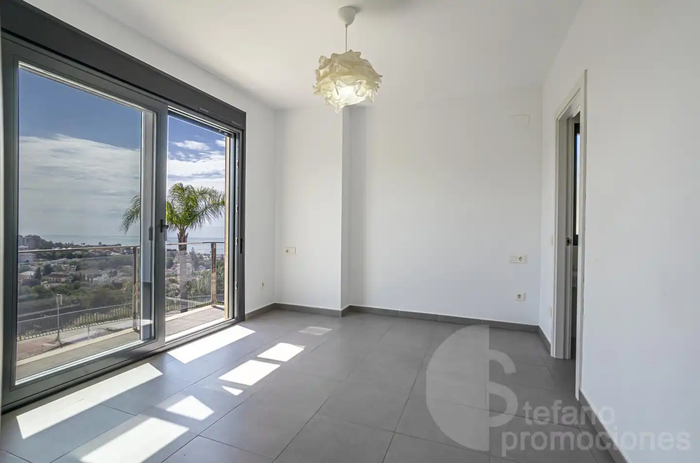 Habitación de Casa adosada en venta en Málaga con Aire acondicionado, Calefacción y Jardín privado