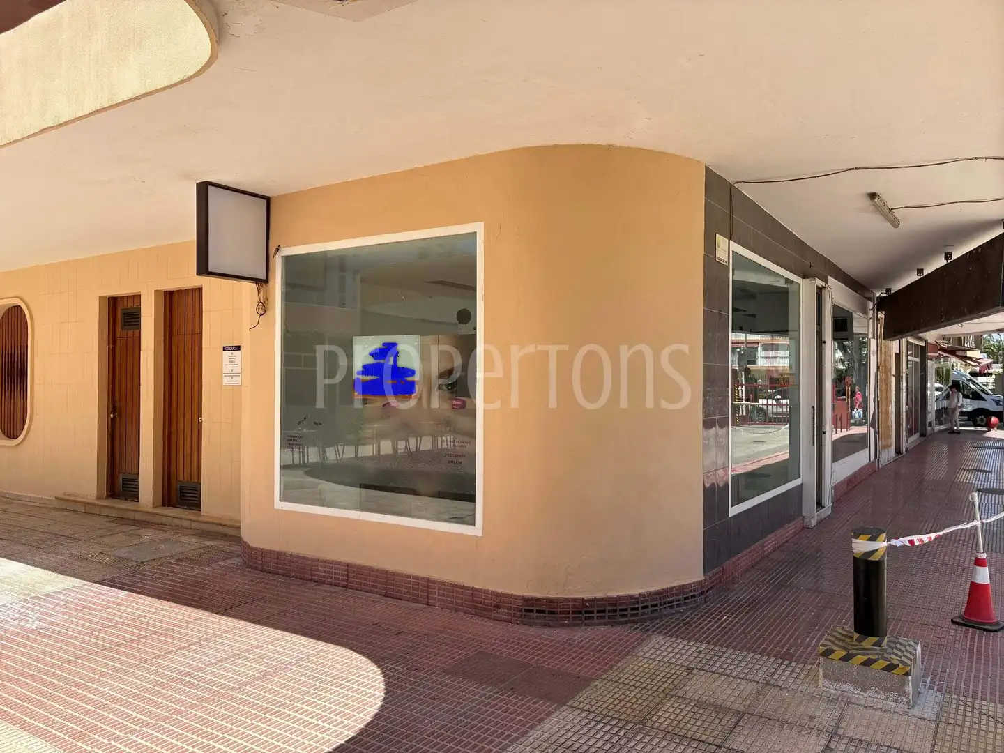Locale commerciale in vendita a N/A, imagen 2