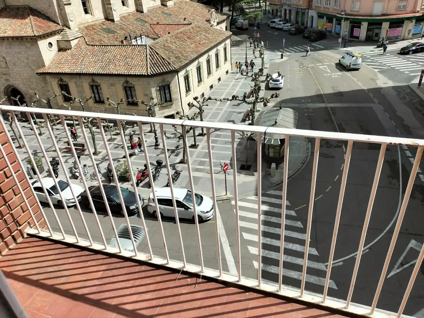 Vista exterior de Pis en venda en Palencia amb Calefacció i Balcó