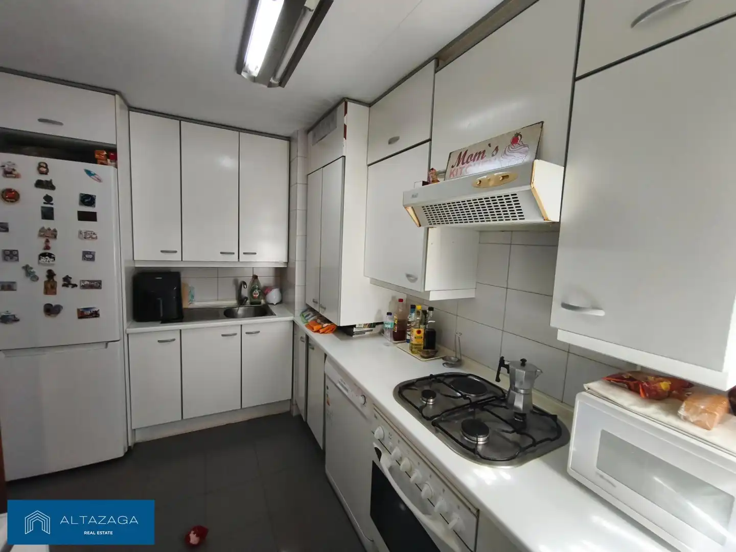 Kitchen of Flat for sale in San Sebastián de los Reyes  with Air Conditioner, Heating and Storage room