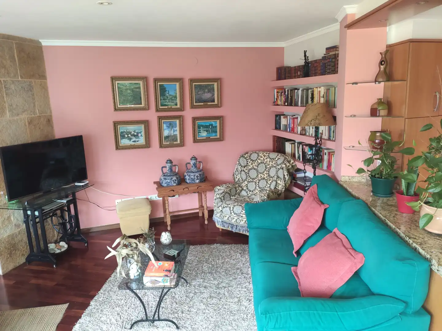Sala de estar de Dúplex en venta en Arteixo con Calefacción, Parquet y Terraza