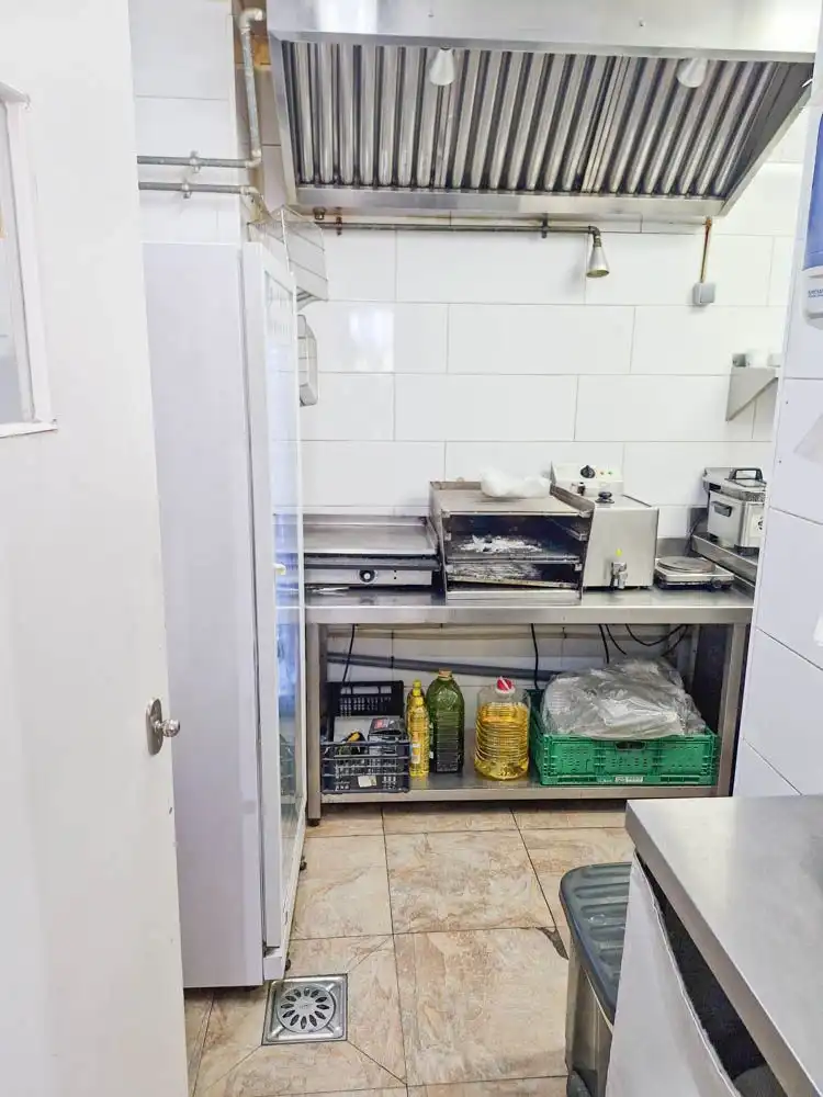 Cocina de Local de alquiler en Zaragoza con Aire acondicionado y Amueblado
