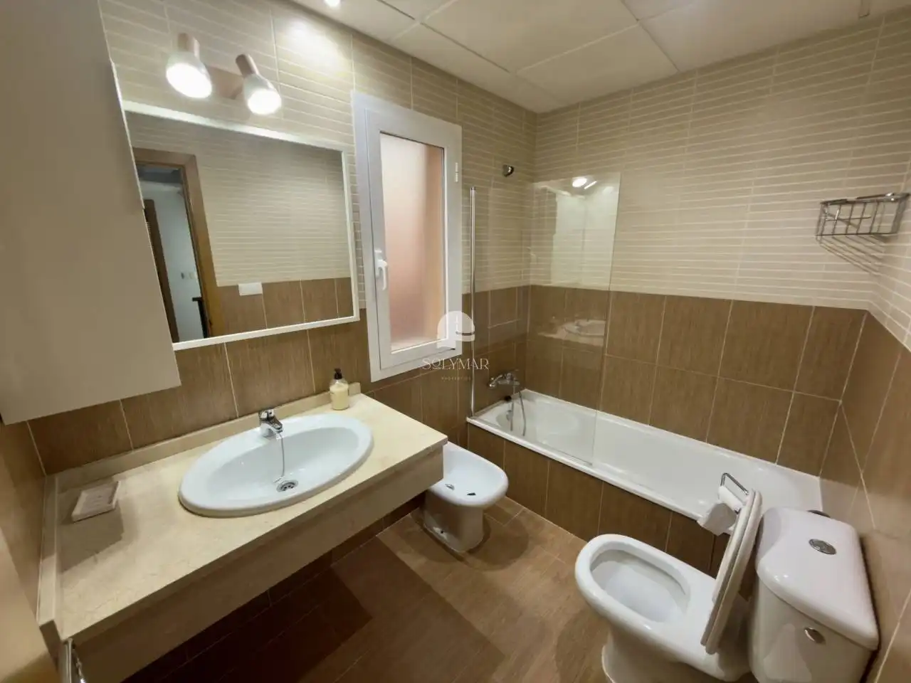 Badezimmer von Einfamilien-Reihenhaus zur Miete in Vélez-Málaga mit Klimaanlage, Terrasse und Möbliert