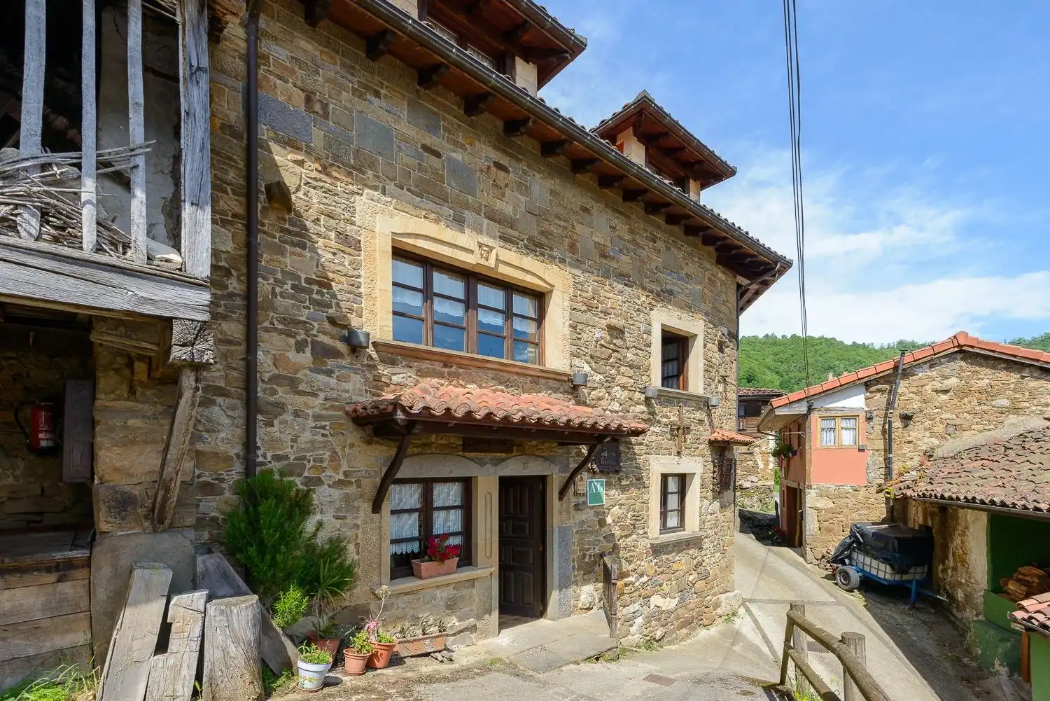 Vista exterior de Casa o xalet en venda en Caso amb Calefacció i Moblat