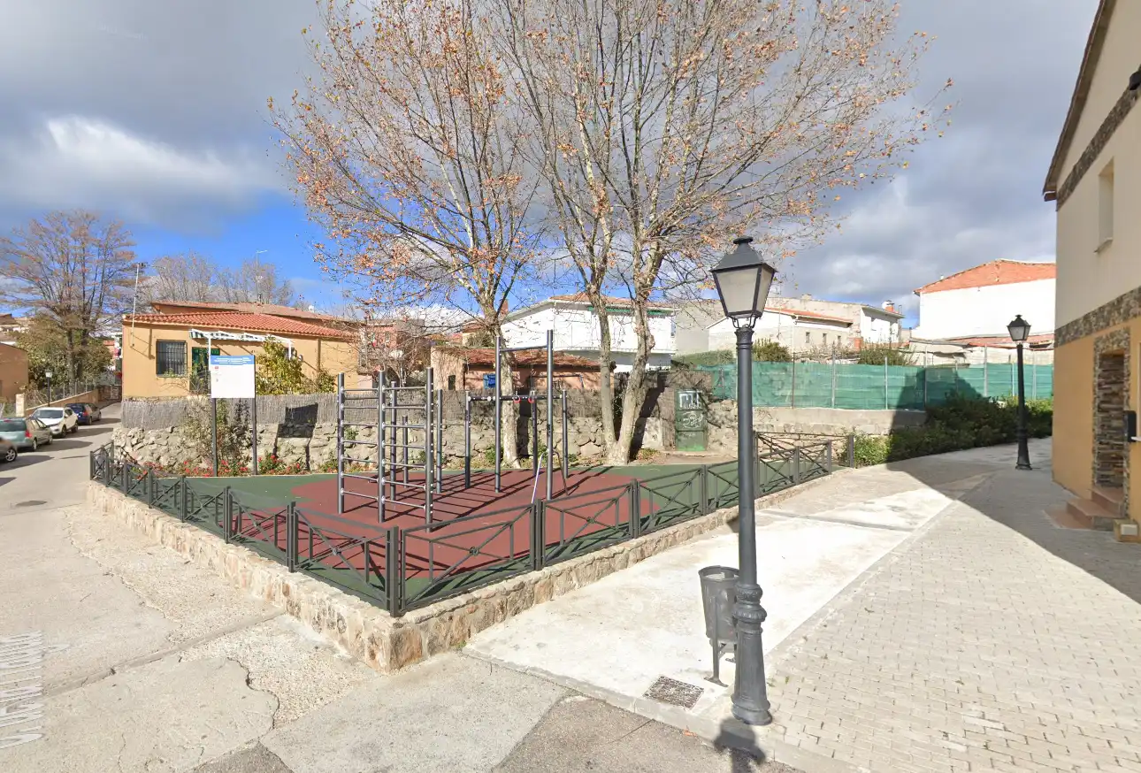 Adossat amb piscina en venda a Calle de la Fragua, imagen 24