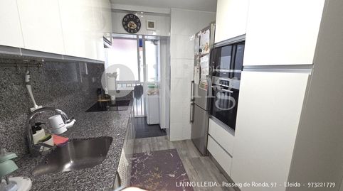 Foto 2 de Piso en venta en Avinguda del Doctor Fleming, Joc de la Bola - Camps d'Esports, Lleida Capital