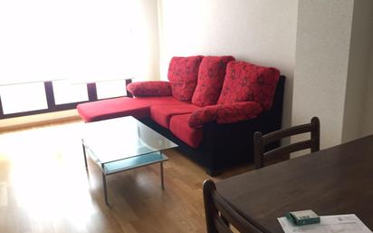 Sala d'estar de Apartament en venda en Zamora Capital  amb Balcó