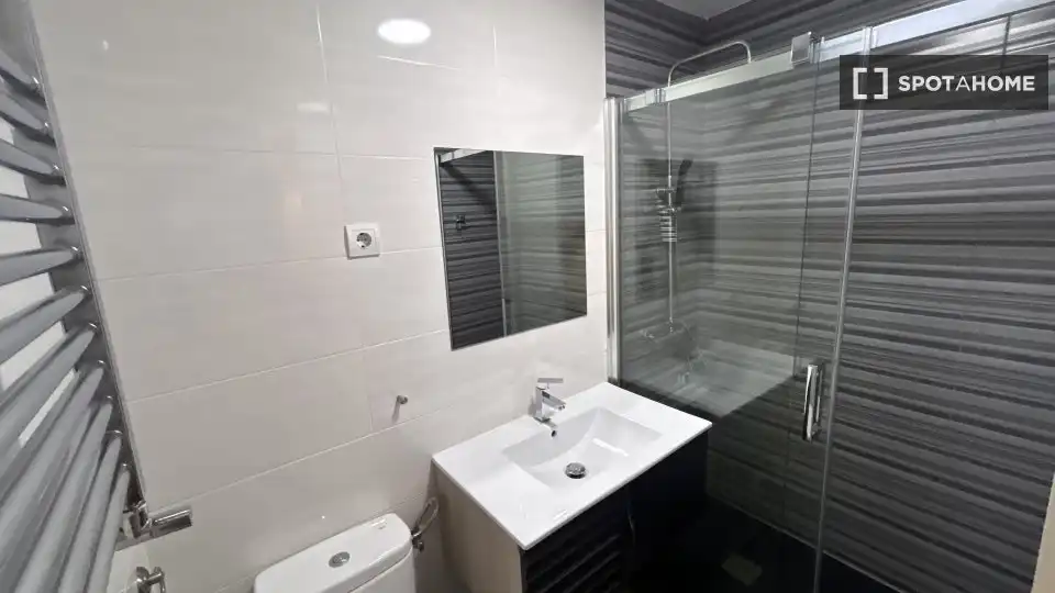 Habitación en Tres Olivos - Valverde