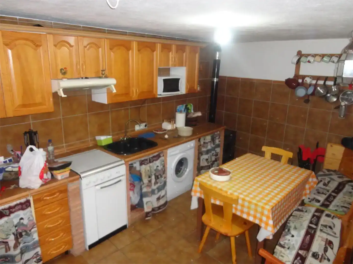 Cuina de Casa adosada en venda en Pinofranqueado amb Aire condicionat, Parquet i Traster