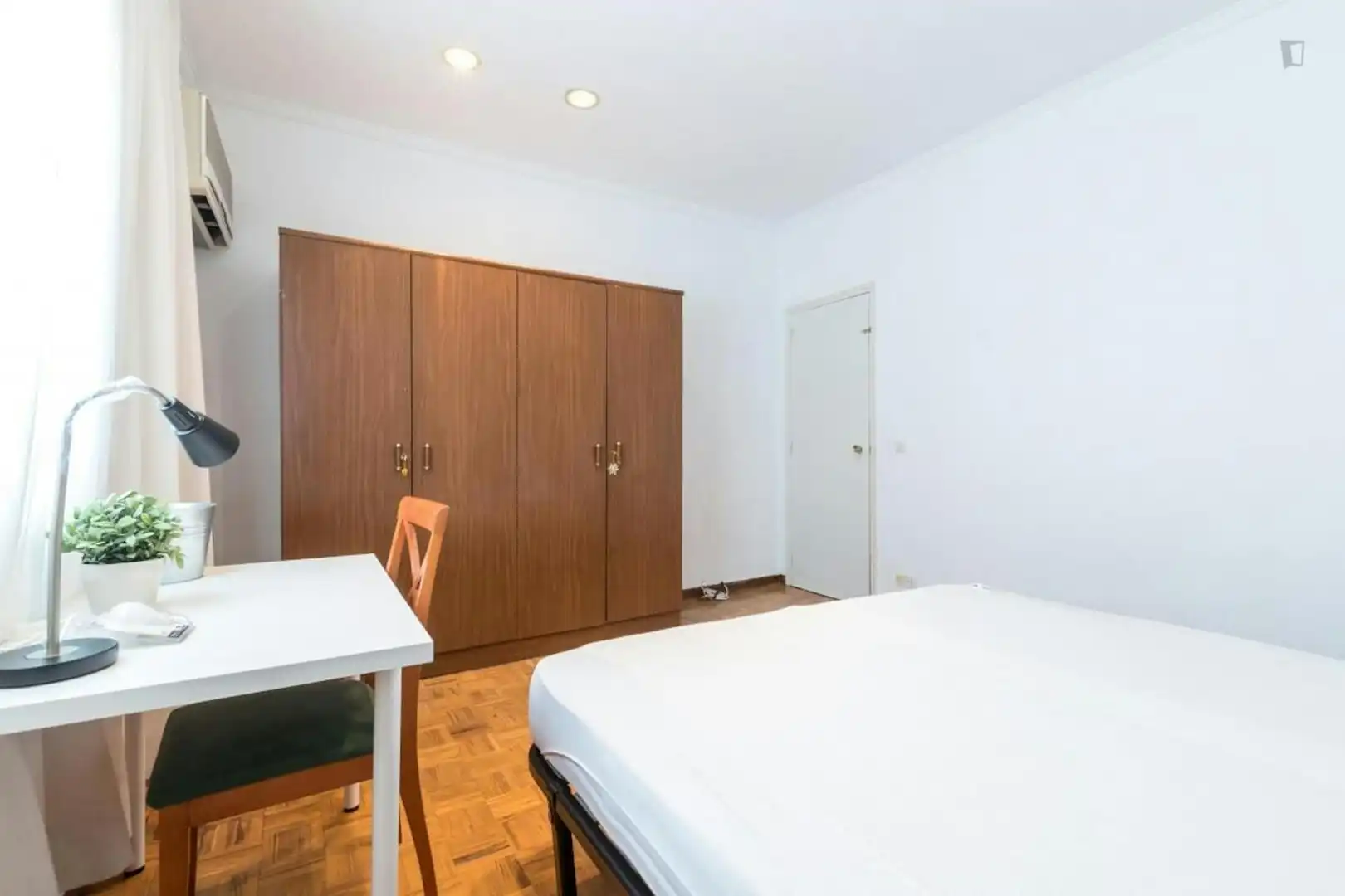 Schlafzimmer von Wohnung zur Miete in Madrid mit Heizung, Möbliert und Waschmaschine