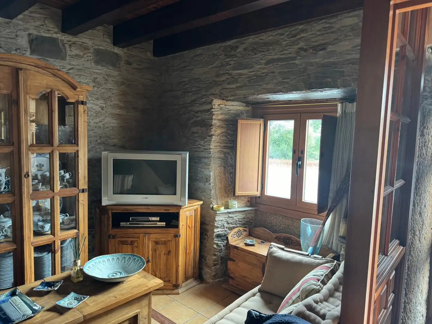 Living room of Houses for sale in Begonte  with Heating, Private garden and Furnished