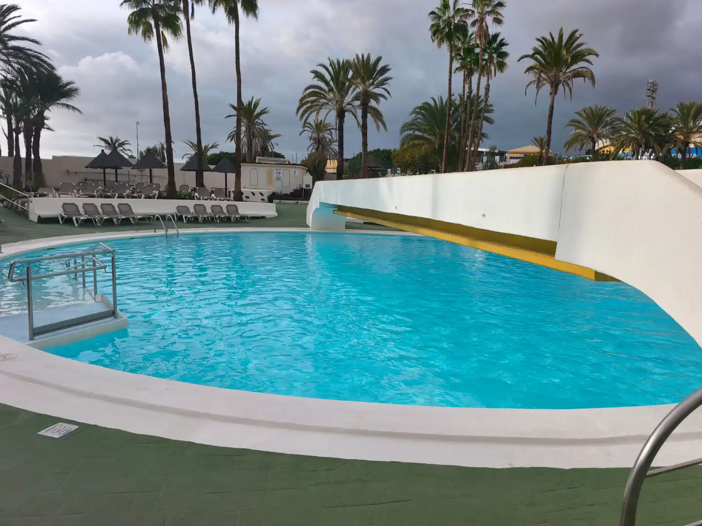 Piscina de Pis en venda en San Bartolomé de Tirajana amb Aire condicionat, Terrassa i Traster