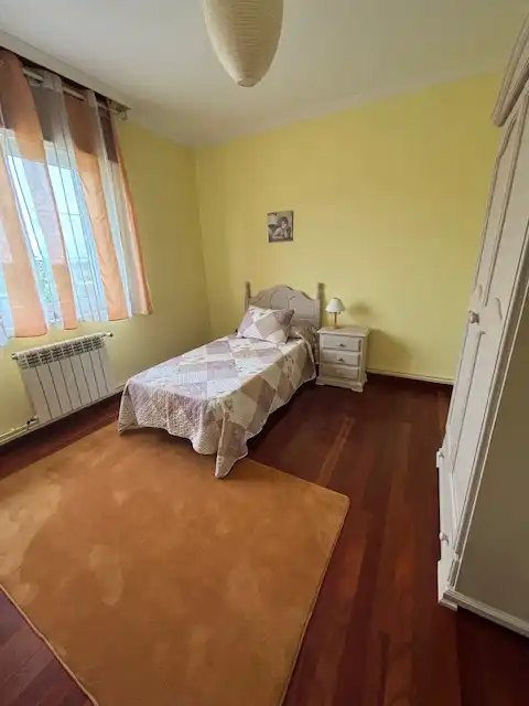 Bedroom of Houses for rent in Ferrol  with Heating, Private garden and Parquet flooring