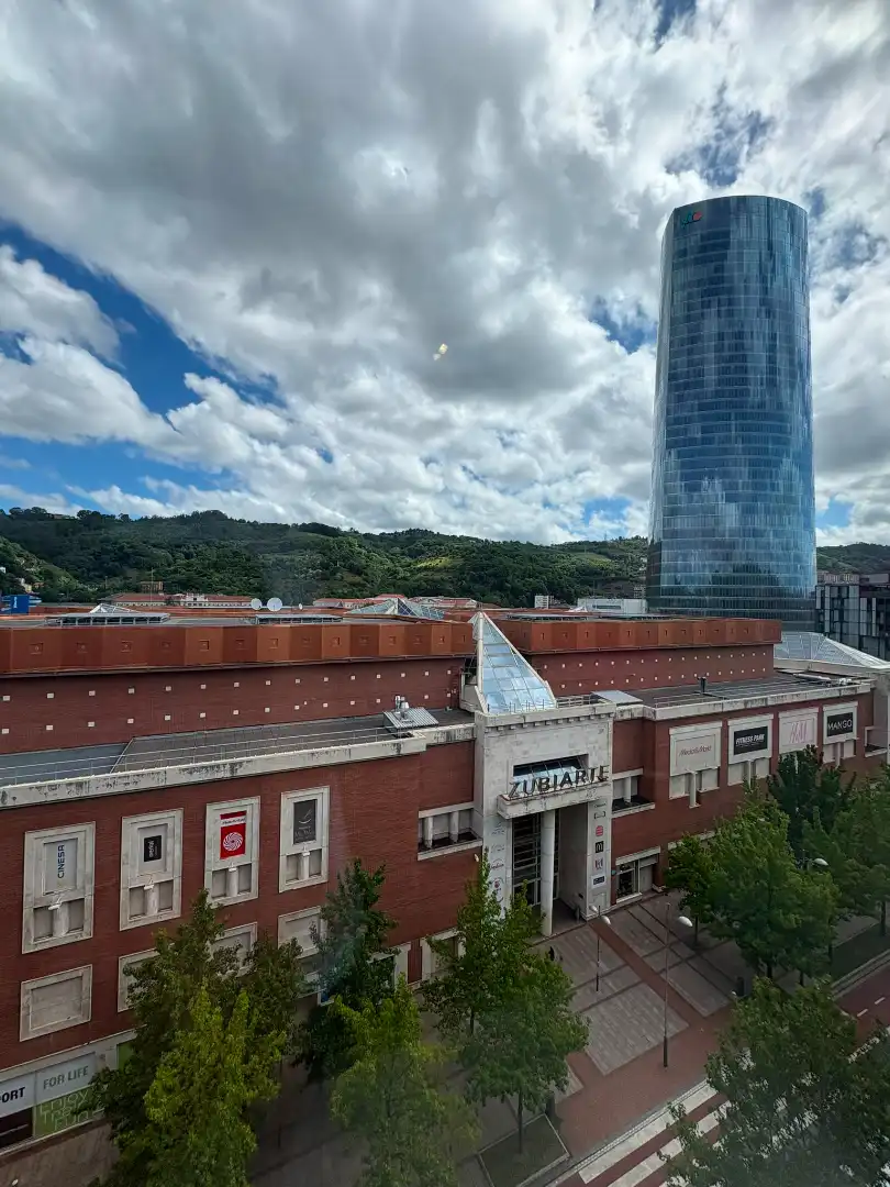Vista exterior de Apartamento de alquiler en Bilbao  con Calefacción, Amueblado y Horno