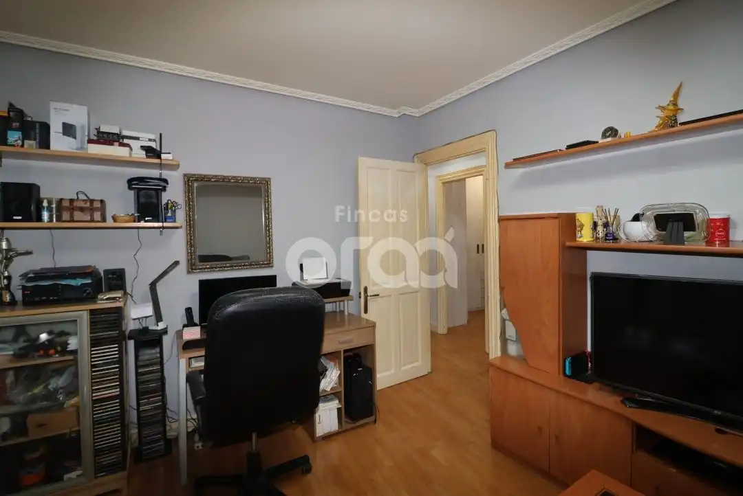 Bedroom of Flat for sale in Santurtzi   with Parquet flooring, Furnished and Balcony