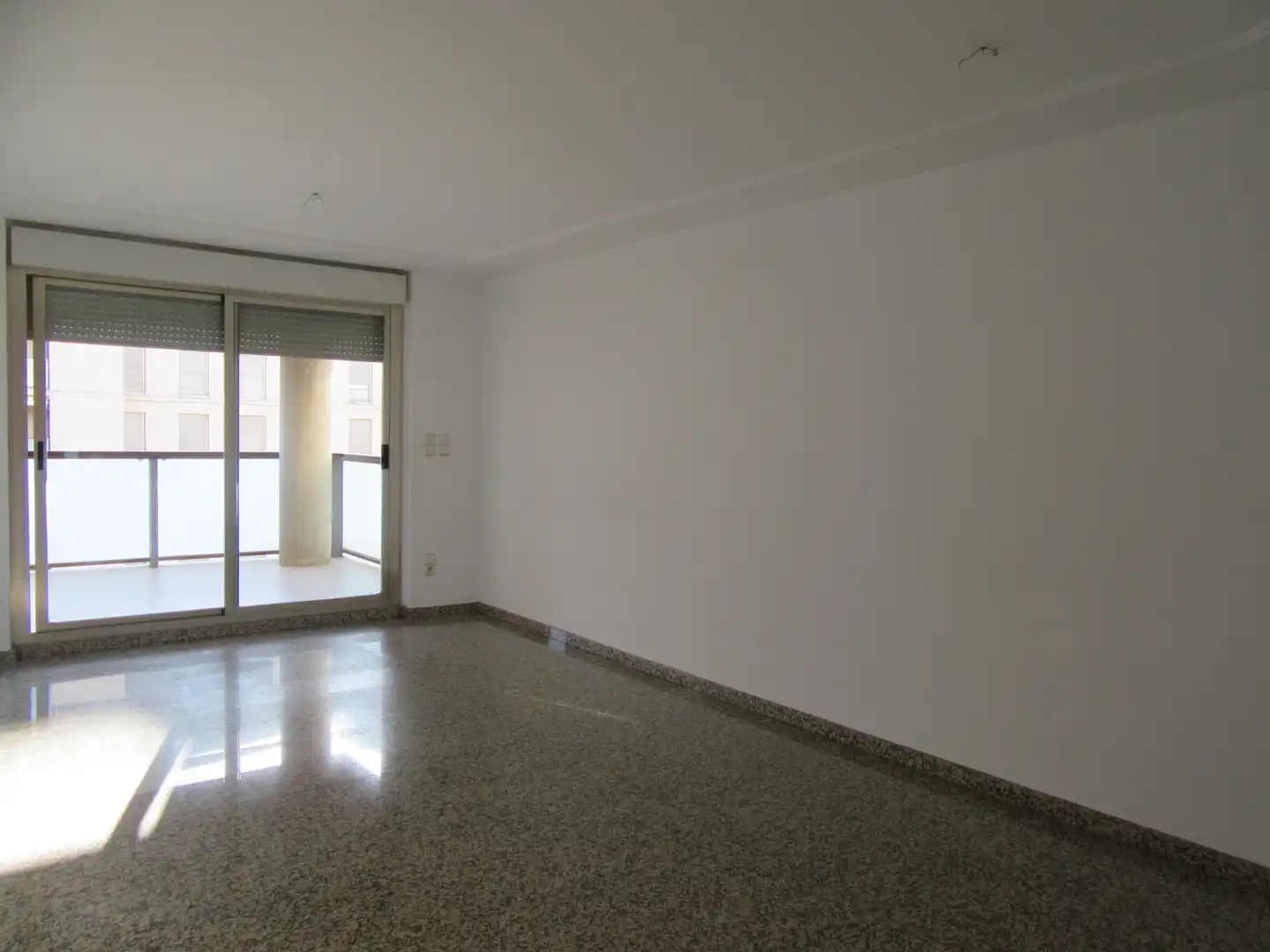 Piso de alquiler en Zaragoza con Calefacción, Terraza y Trastero