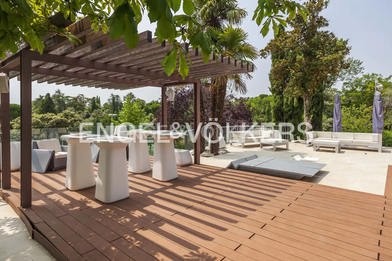 Terrassa de Casa o xalet de lloguer en La Moraleja amb Aire condicionat, Calefacció i Jardí privat