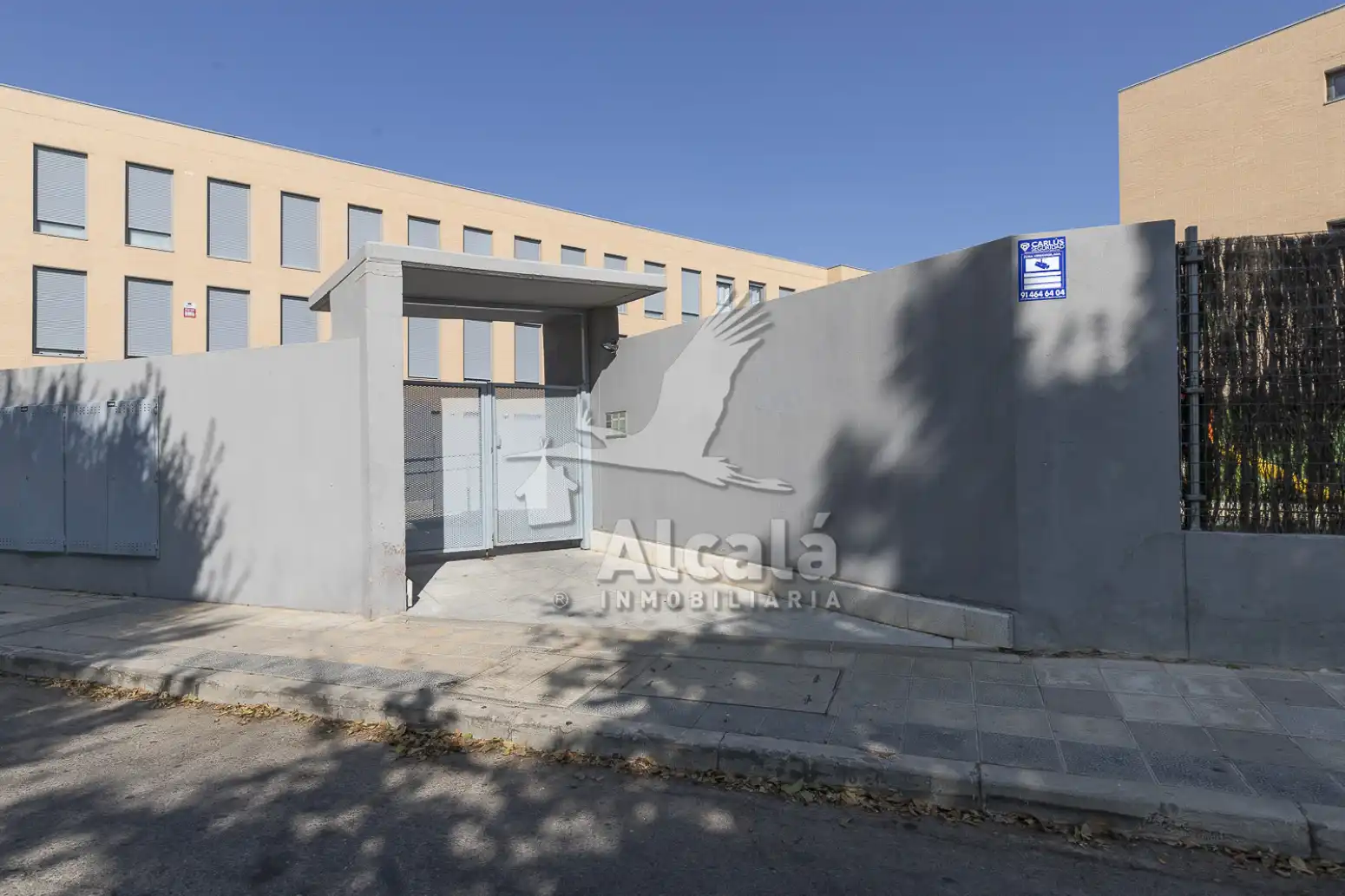 Außenansicht von Wohnung zum Verkauf in Villalbilla mit Klimaanlage, Heizung und Terrasse