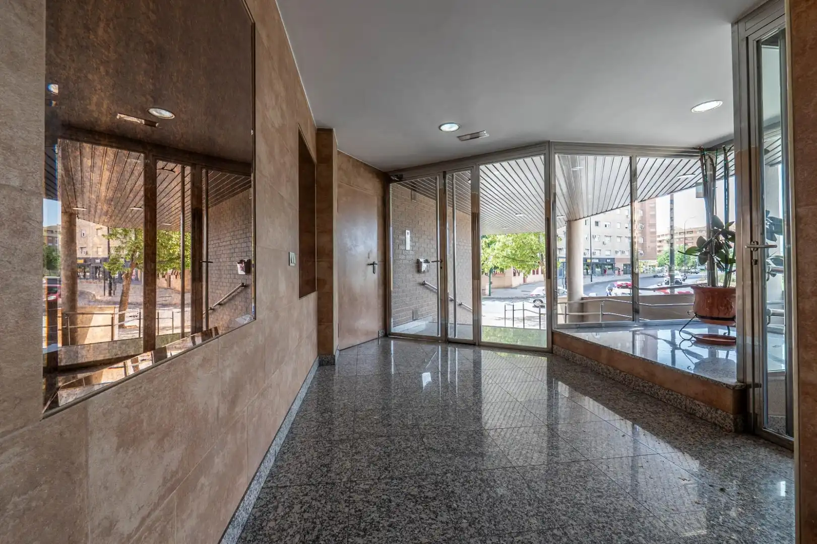 Flat for sale in Granada  with Air Conditioner, Heating and Terrace