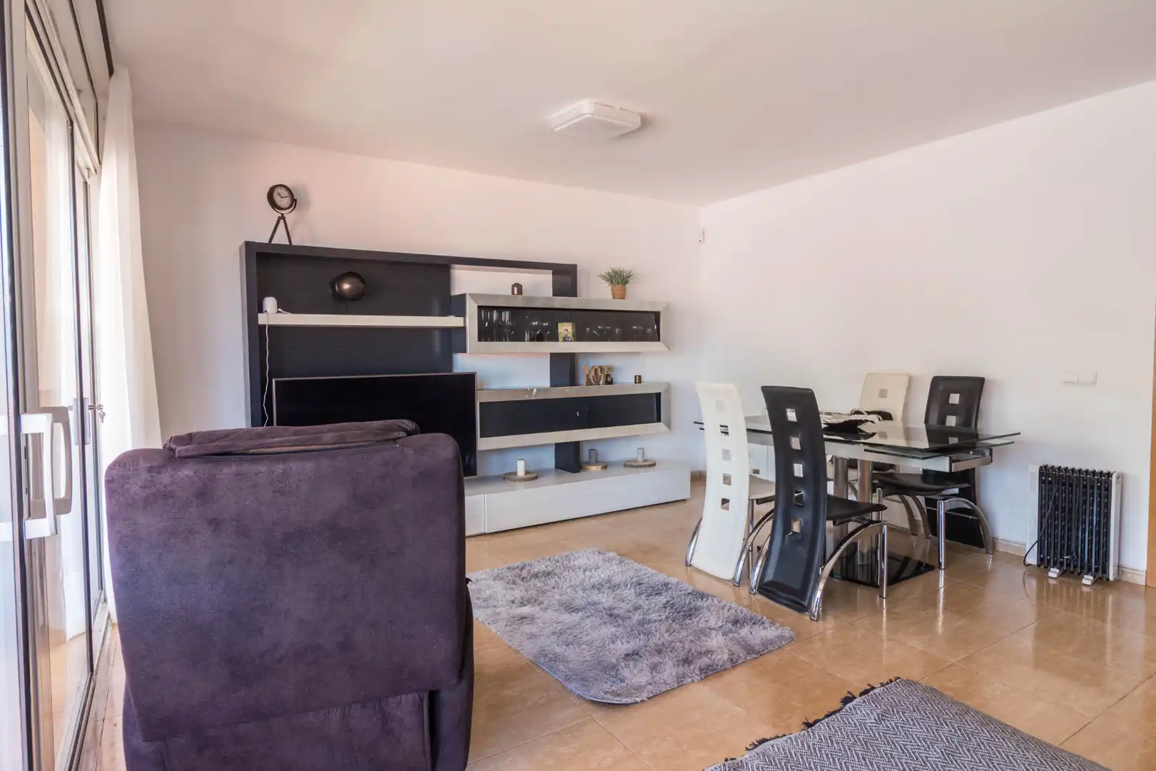 Sala d'estar de Casa adosada en venda en Mont-roig del Camp amb Aire condicionat, Calefacció i Jardí privat