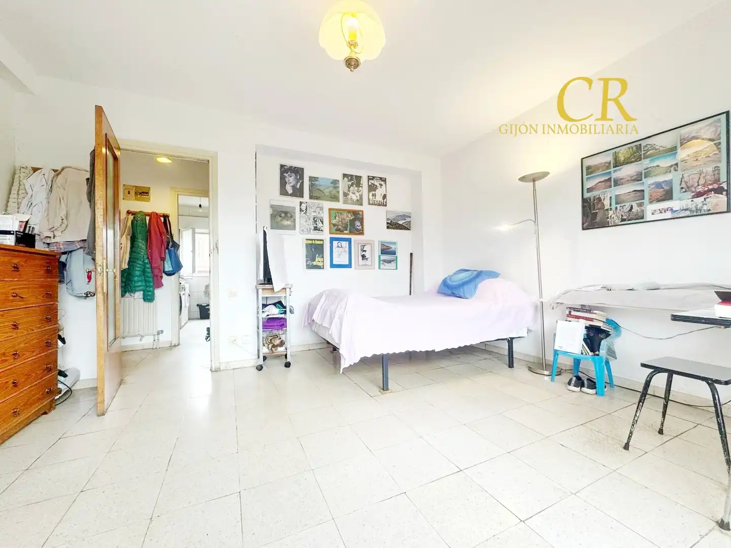 Habitación de Piso en venta en Gijón  con Amueblado