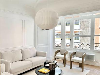 Living room of Flat for sale in  Madrid Capital  with Terrace and Balcony