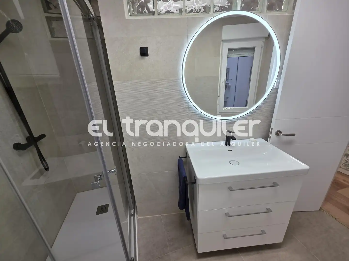 Badezimmer von Wohnung zur Miete in Madrid mit Klimaanlage, Terrasse und Möbliert