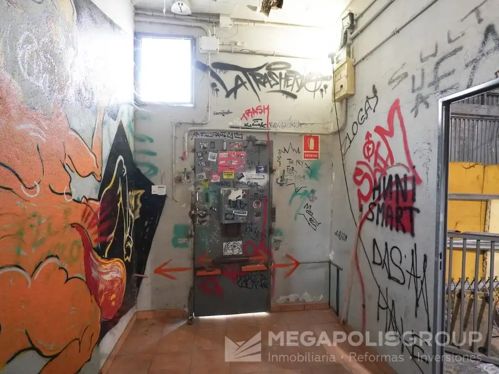 Nave industrial in vendita a Calle Josep Finestres, imagen 10
