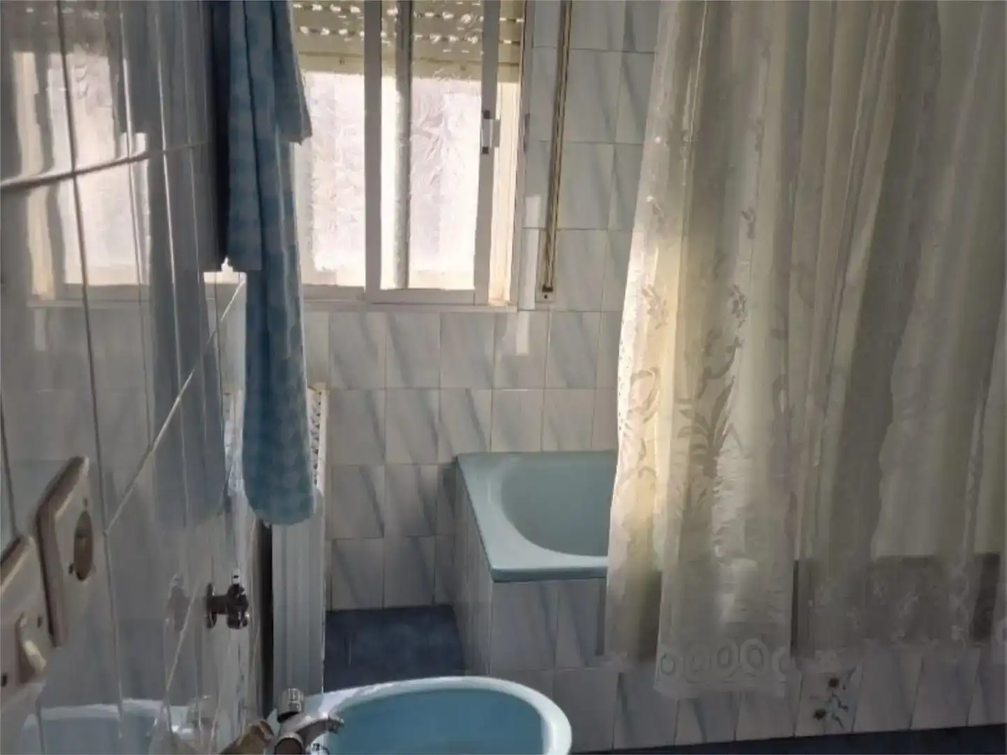 Bathroom of Flat for sale in Herencia  with Balcony