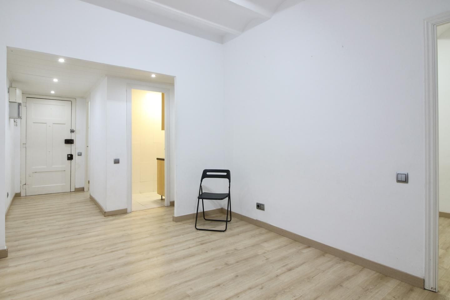 Flat for sale in  Barcelona Capital  with Parquet flooring