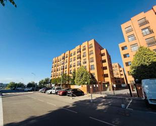 Exterior view of Flat for sale in  Madrid Capital  with Air Conditioner, Parquet flooring and Community pool
