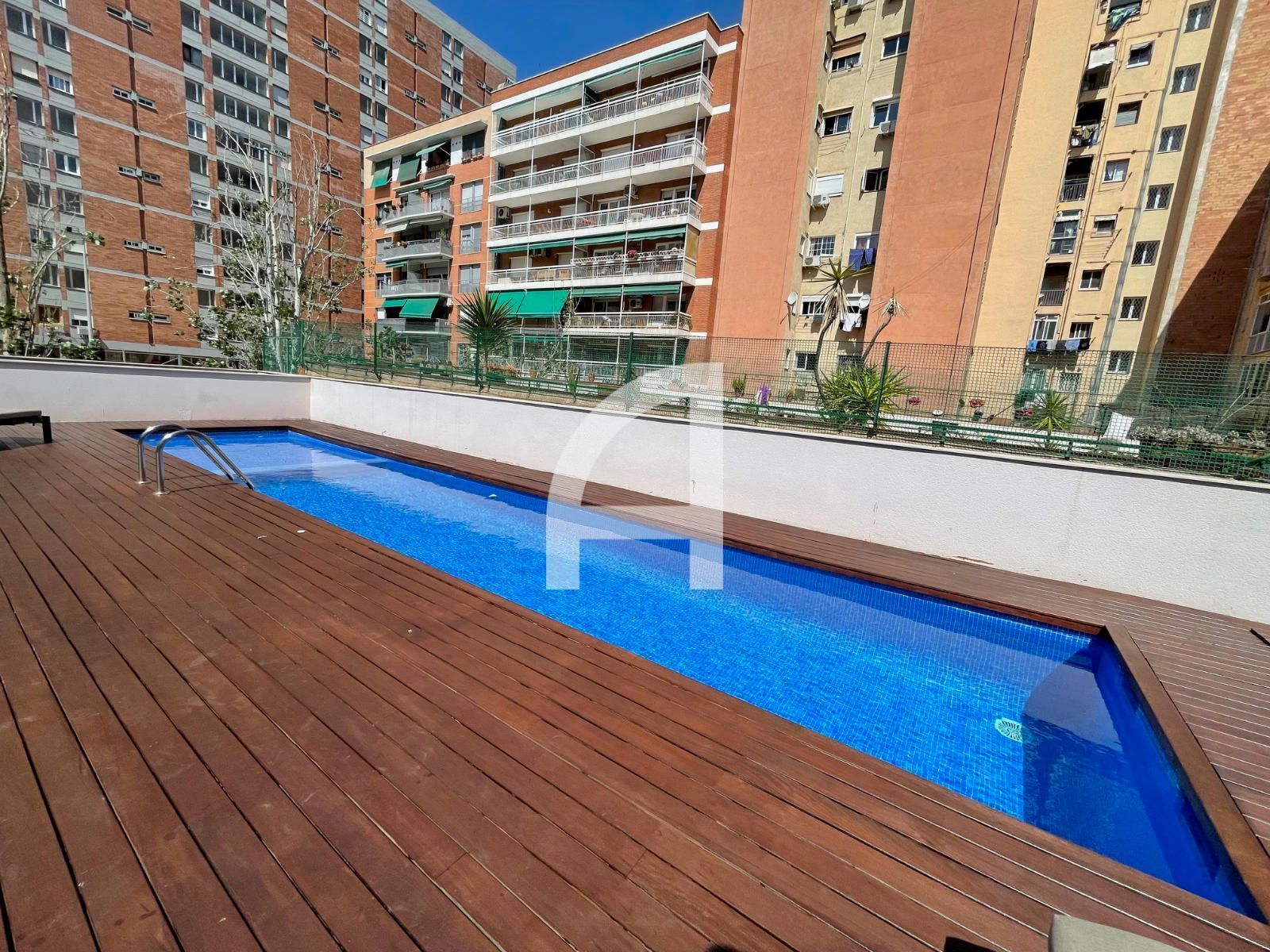 Piscina de Pis de lloguer en  Barcelona Capital amb Aire condicionat, Calefacció i Parquet