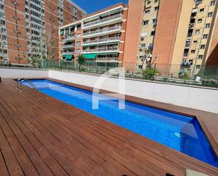 Swimming pool of Flat to rent in  Barcelona Capital  with Air Conditioner, Heating and Parquet flooring