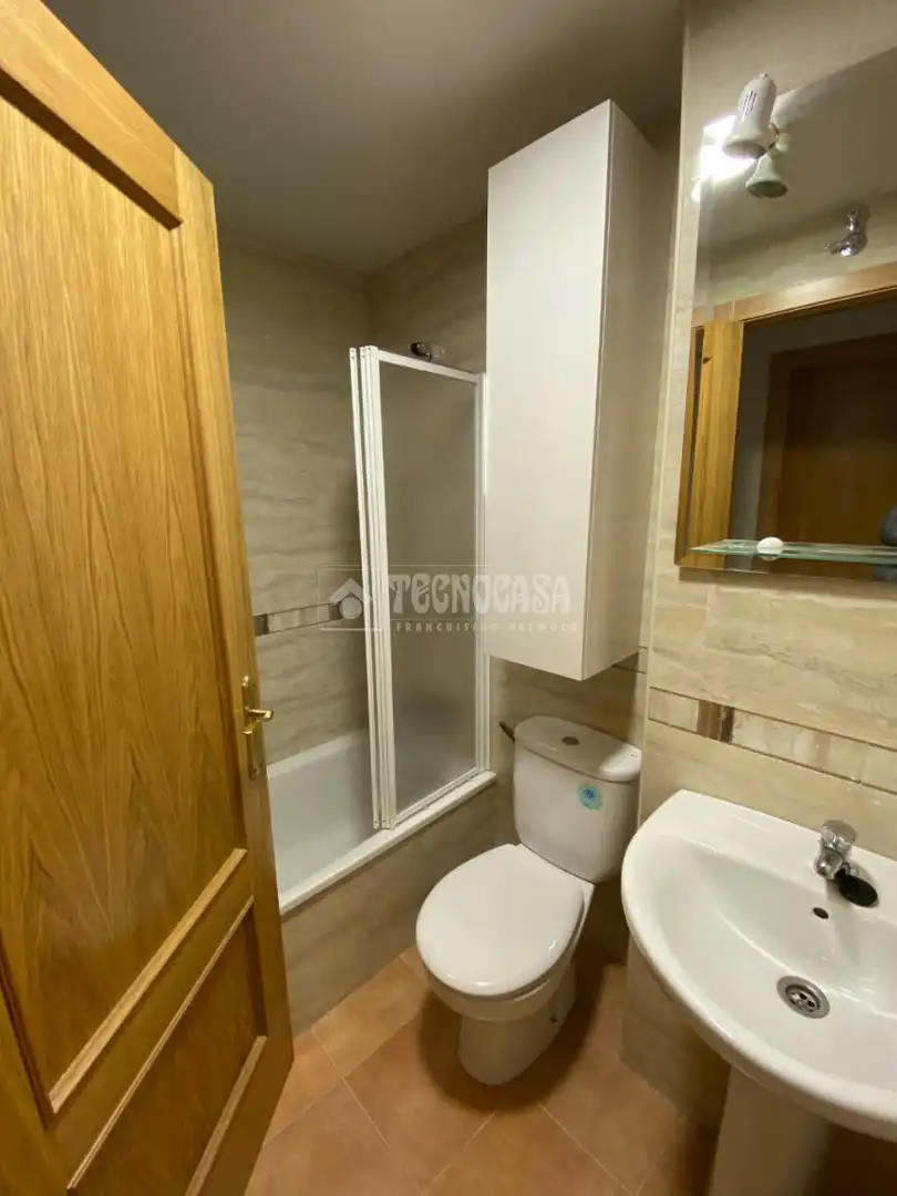 Baño de Piso en venta en Yunquera de Henares con Calefacción