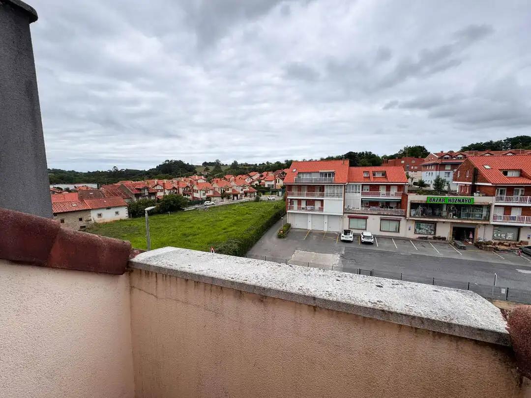 Außenansicht von Dachboden zur Miete in Entrambasaguas mit Heizung, Terrasse und Schwimmbad