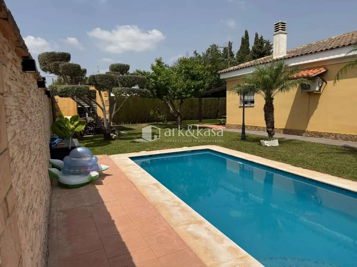 Garden of Houses for sale in Llíria  with Air Conditioner, Heating and Private garden