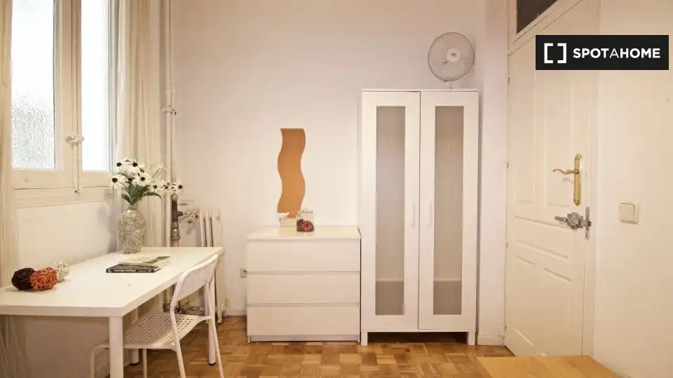 Room in Trafalgar
